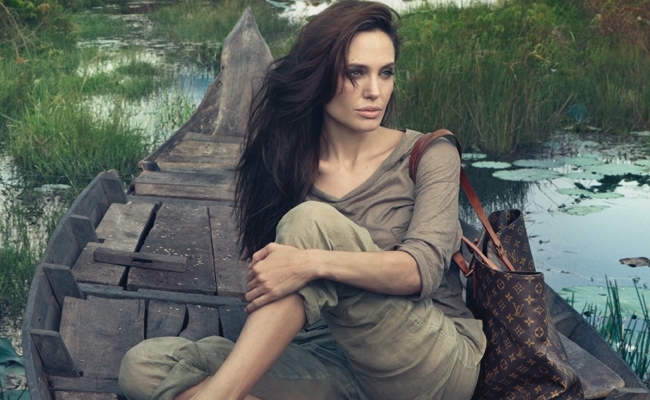 Angelina Jolie : : poids, taille, mensurations, vie privée, carrière